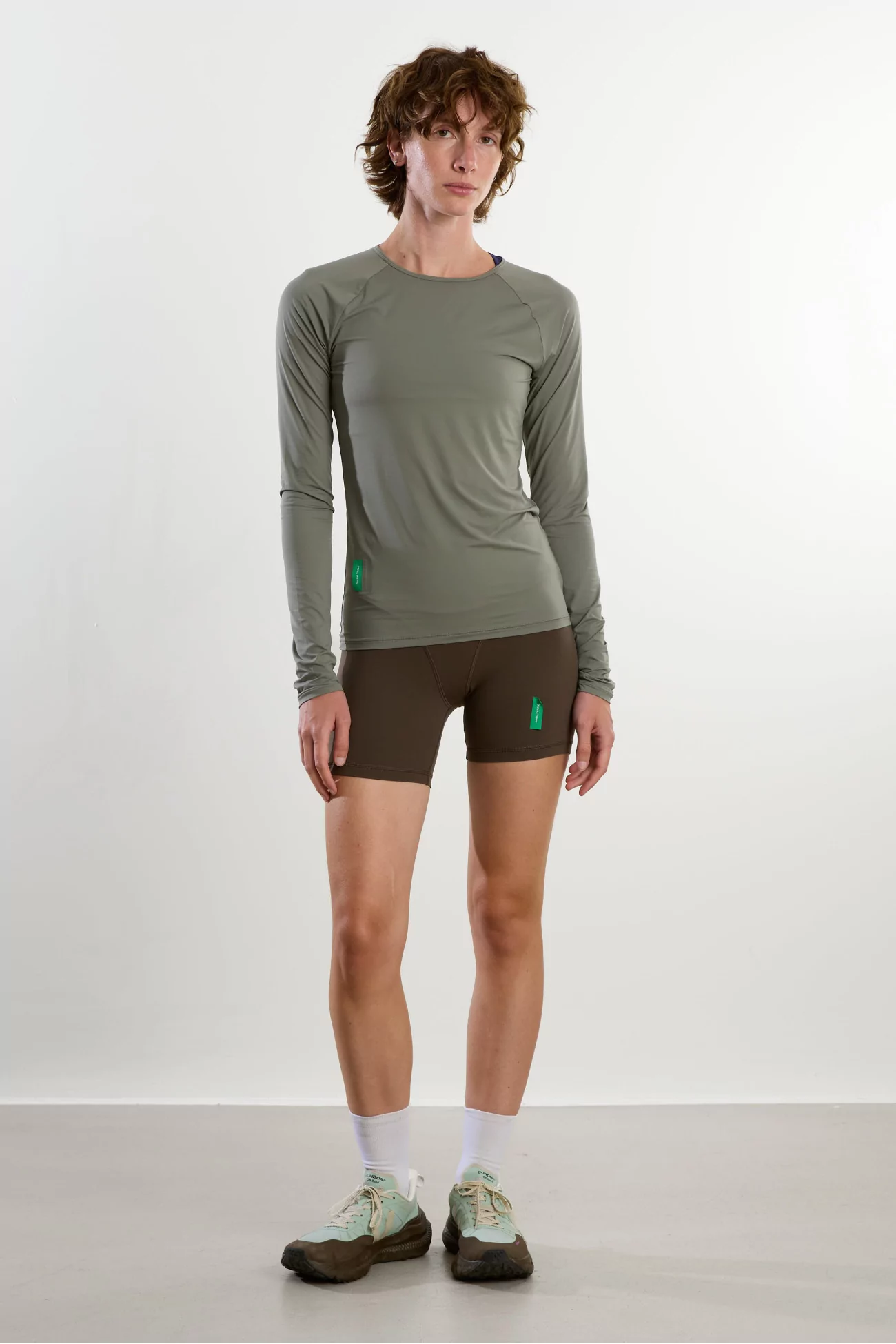 Aloe Vera Long-Sleeve Ultralight Fitted Tee – Oyster | Centre Commercial